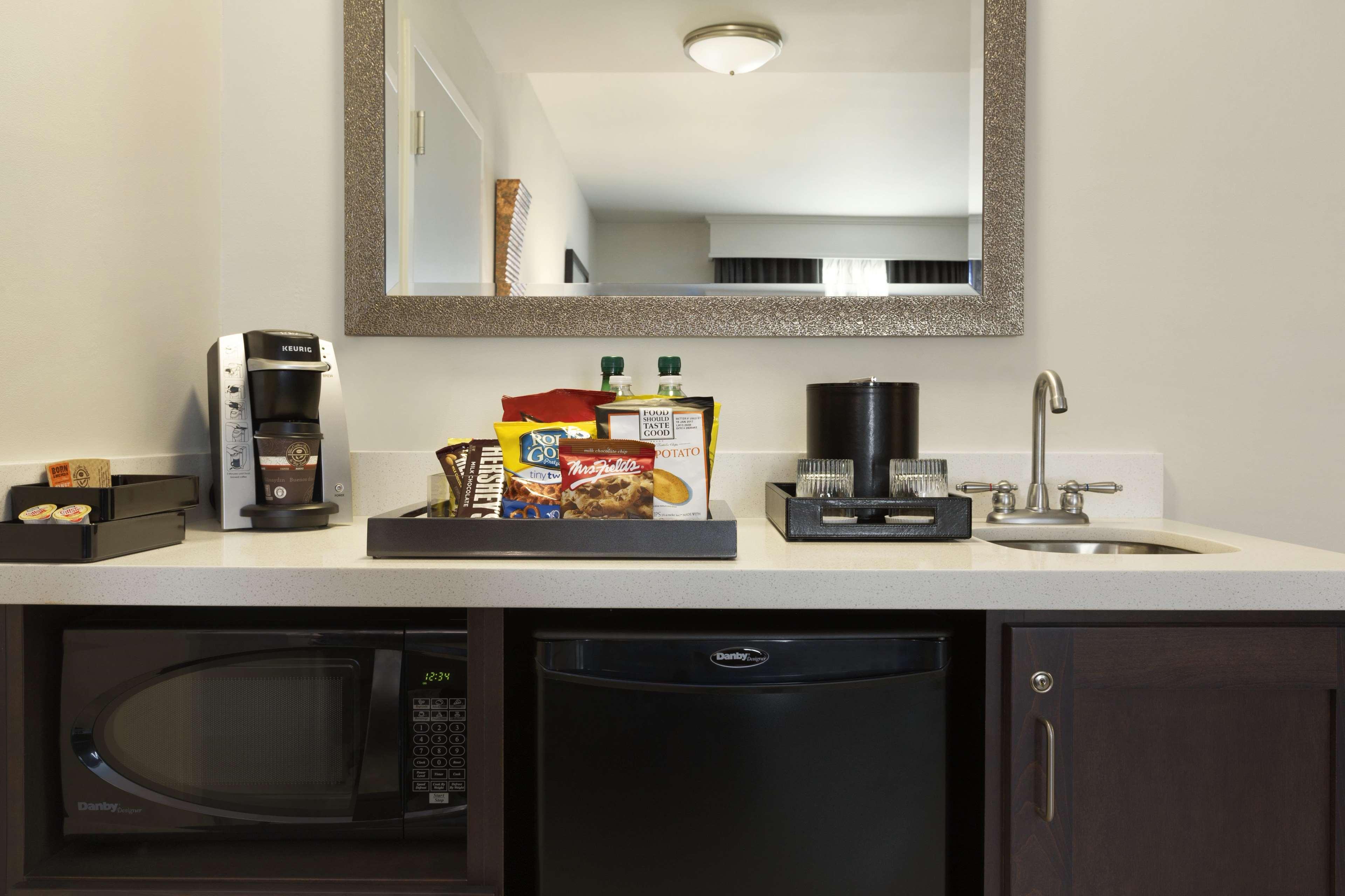 Embassy Suites By Hilton Greenville Downtown Riverplace Экстерьер фото