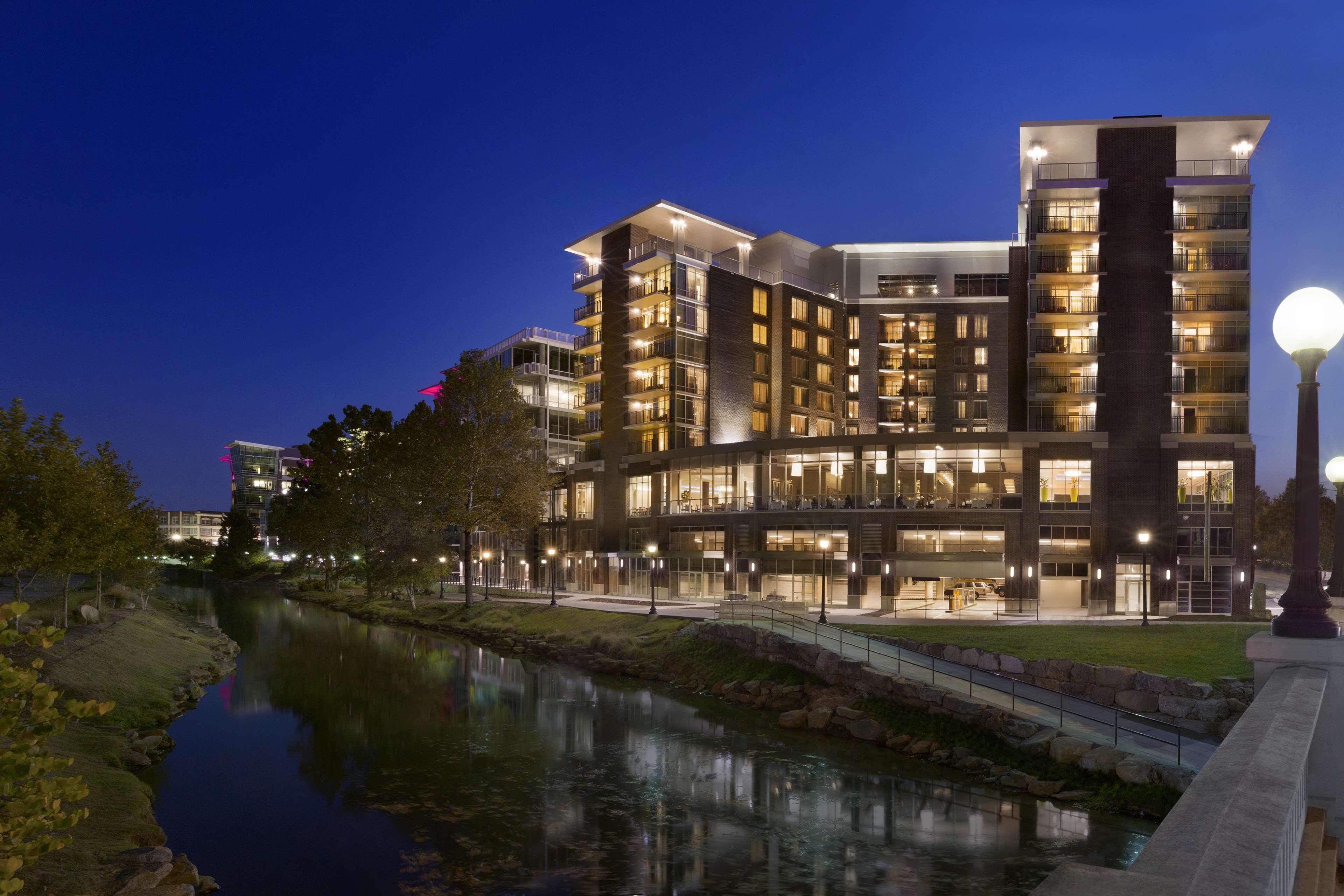 Embassy Suites By Hilton Greenville Downtown Riverplace Экстерьер фото