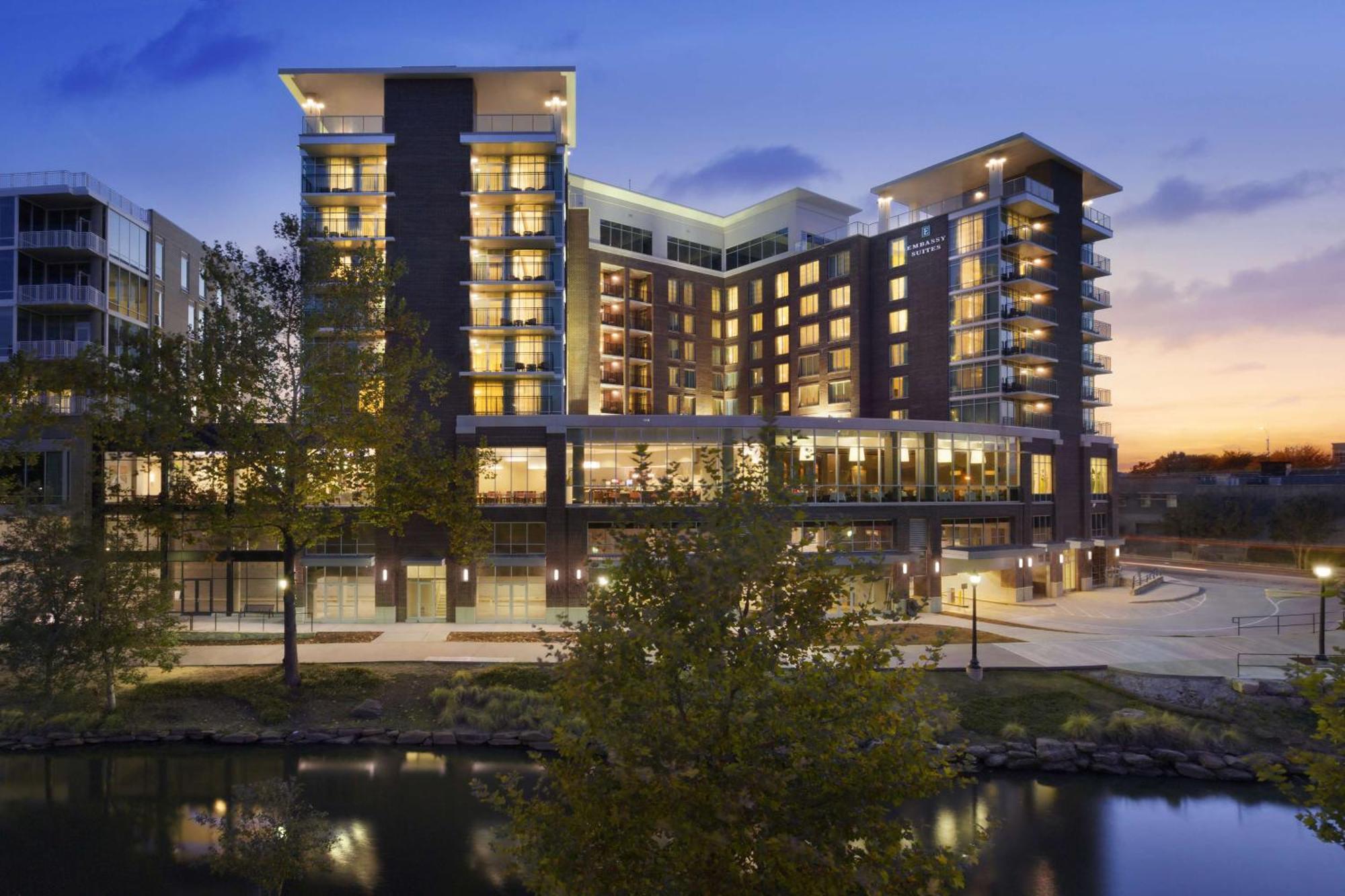 Embassy Suites By Hilton Greenville Downtown Riverplace Экстерьер фото