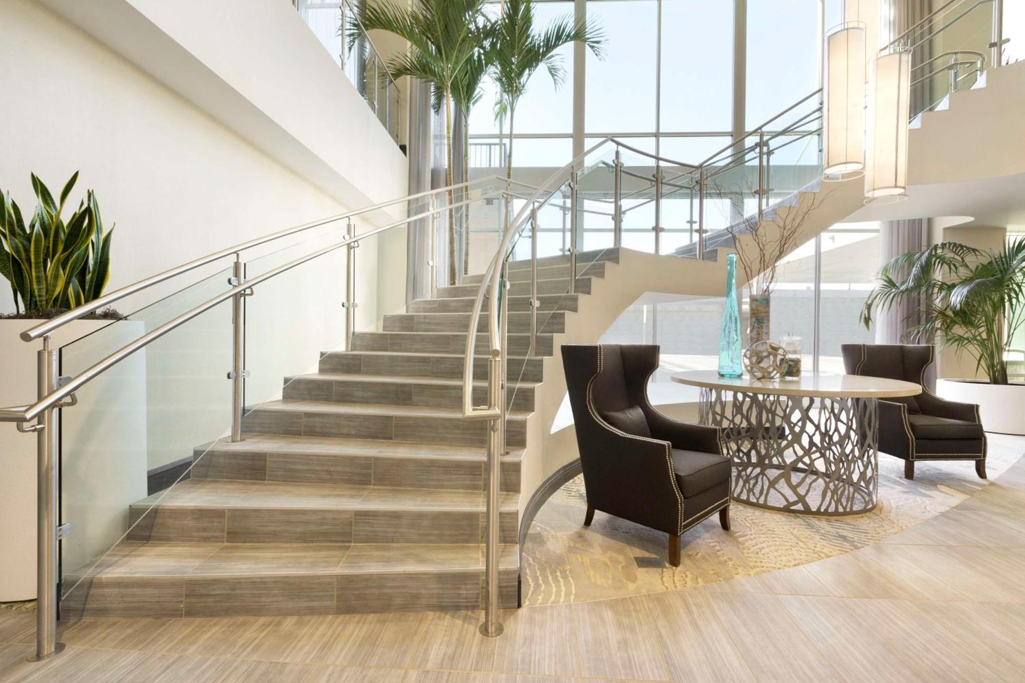 Embassy Suites By Hilton Greenville Downtown Riverplace Экстерьер фото