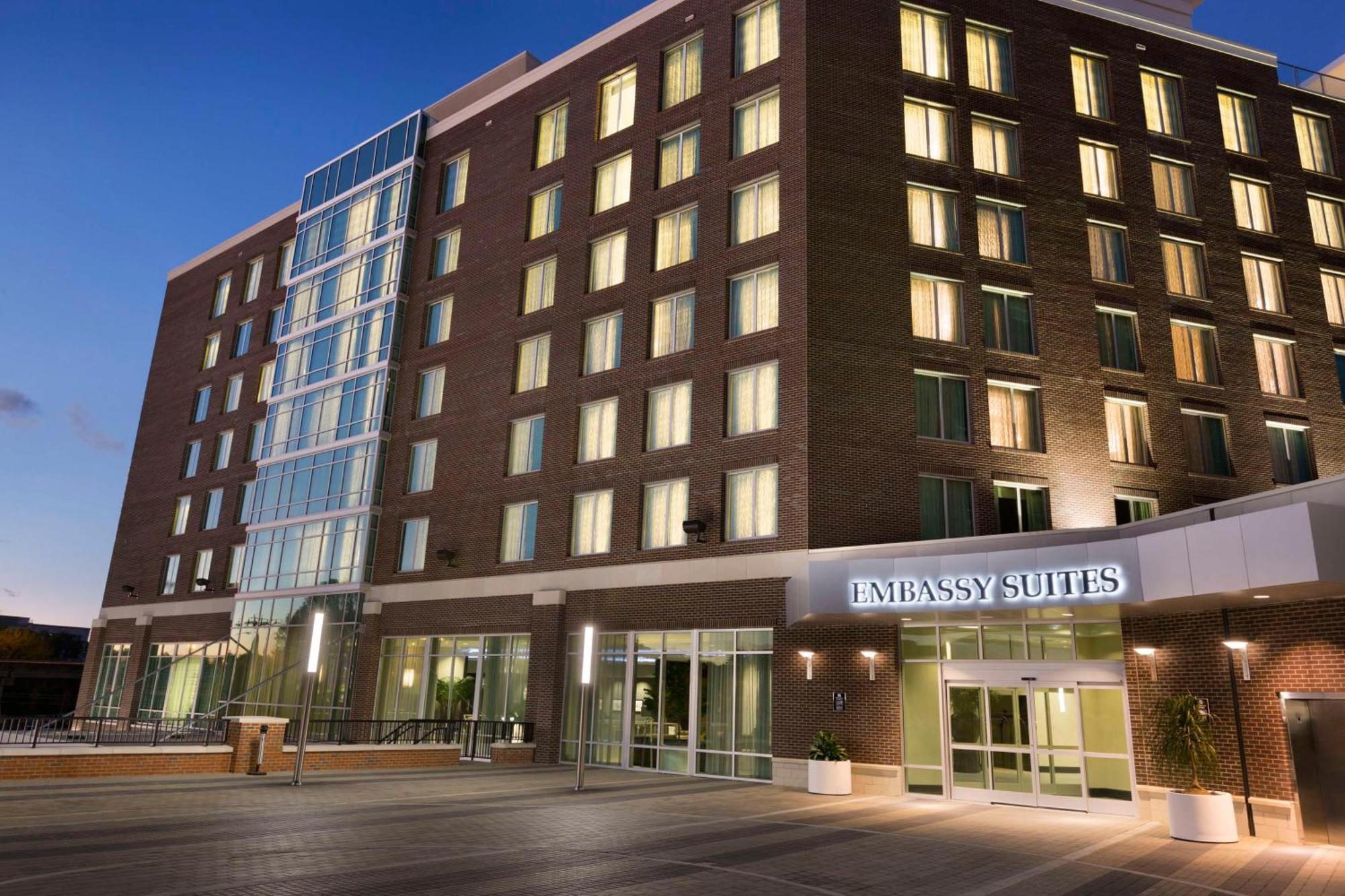 Embassy Suites By Hilton Greenville Downtown Riverplace Экстерьер фото