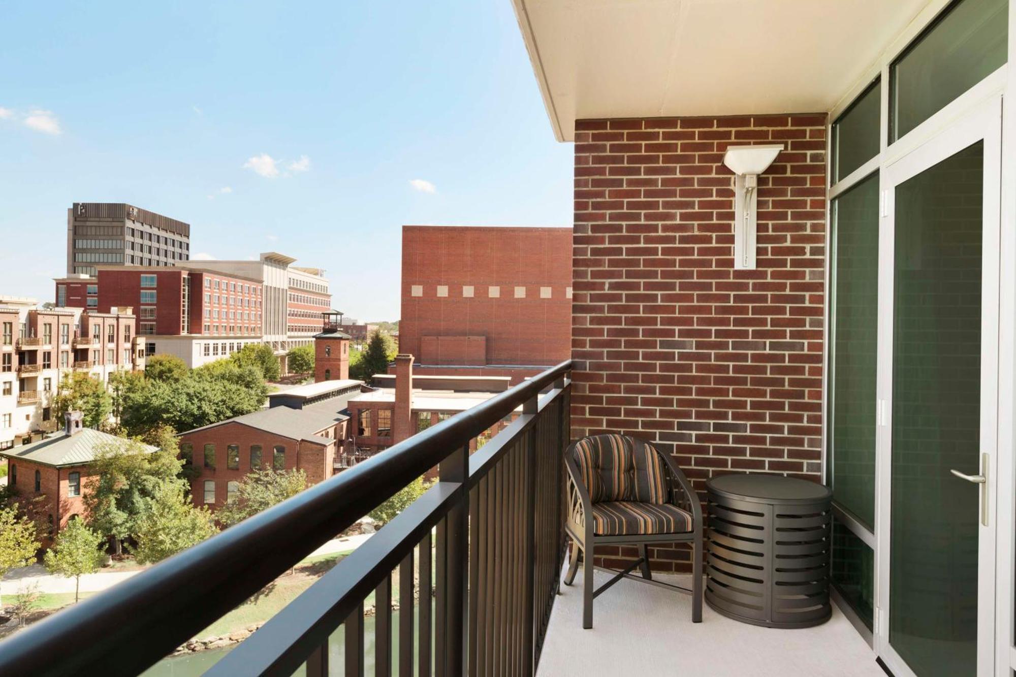 Embassy Suites By Hilton Greenville Downtown Riverplace Экстерьер фото