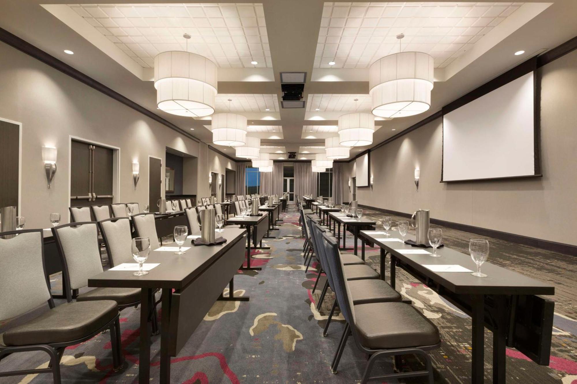 Embassy Suites By Hilton Greenville Downtown Riverplace Экстерьер фото