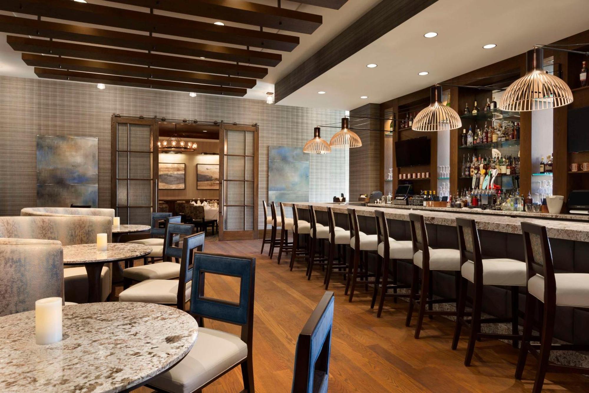 Embassy Suites By Hilton Greenville Downtown Riverplace Экстерьер фото