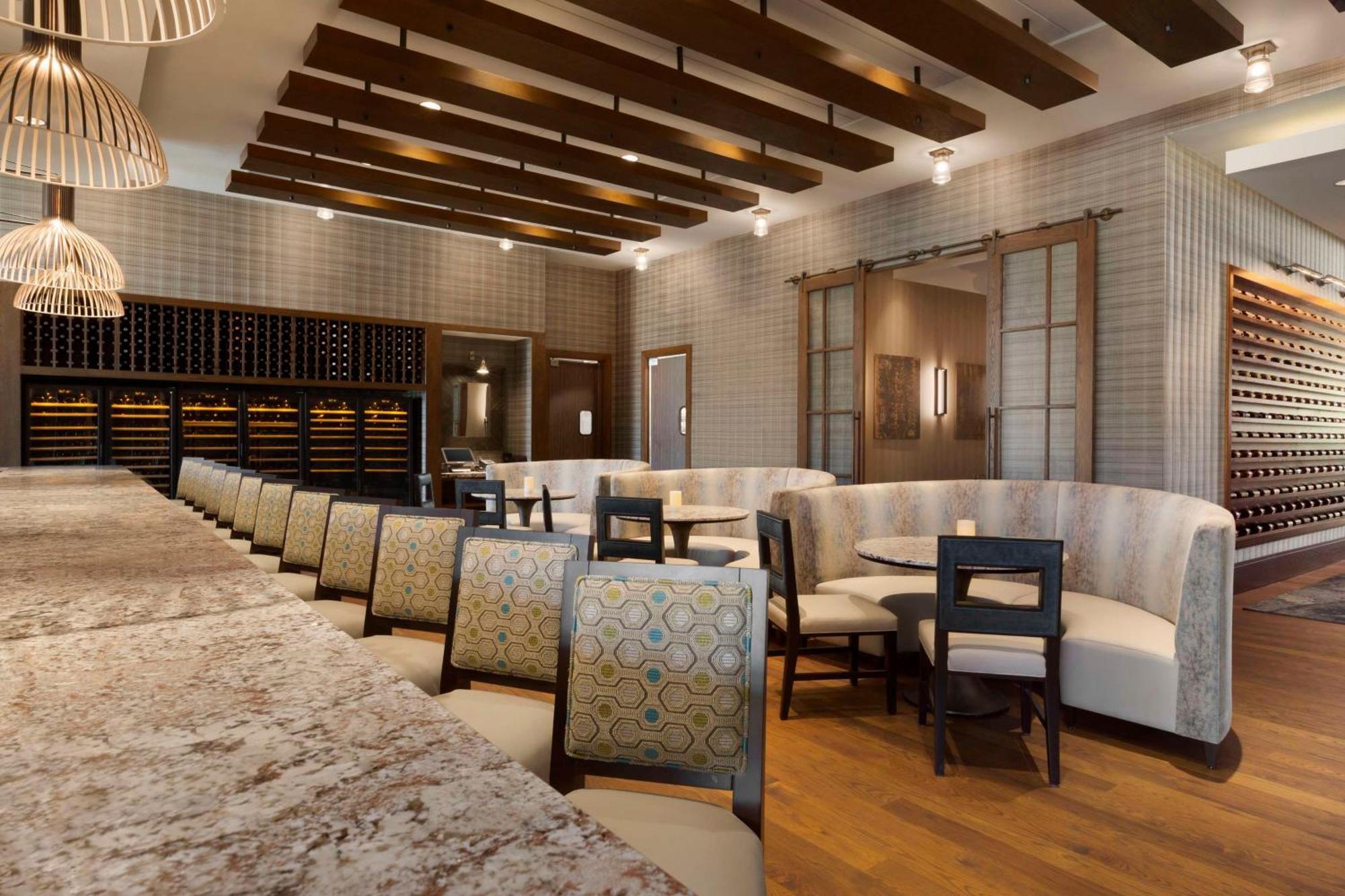 Embassy Suites By Hilton Greenville Downtown Riverplace Экстерьер фото