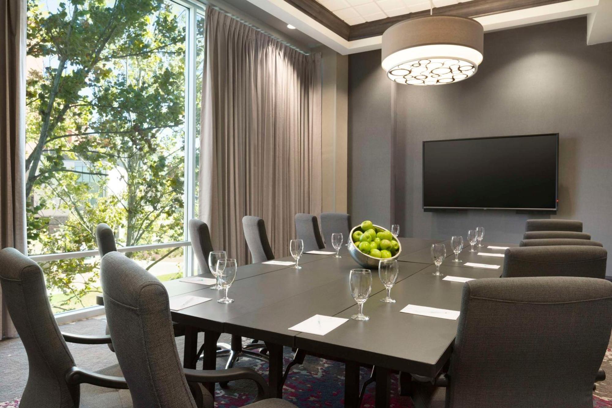 Embassy Suites By Hilton Greenville Downtown Riverplace Экстерьер фото